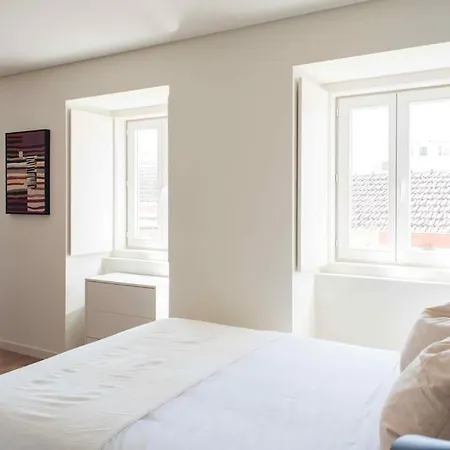Pardal 1b - Luxury Studio In Alcantara With Parking Nearby Apartament *