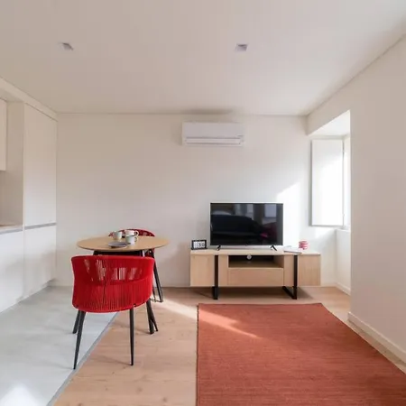 Apartament Pardal 1b - Luxury Studio In Alcantara With Parking Nearby *